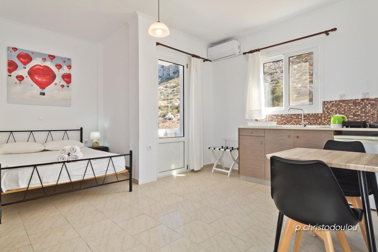 Albatros Studios & Apartments Lefkos  Bagian luar foto