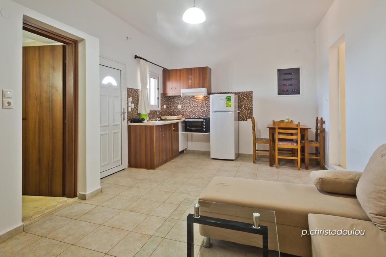 Albatros Studios & Apartments Lefkos  Bagian luar foto